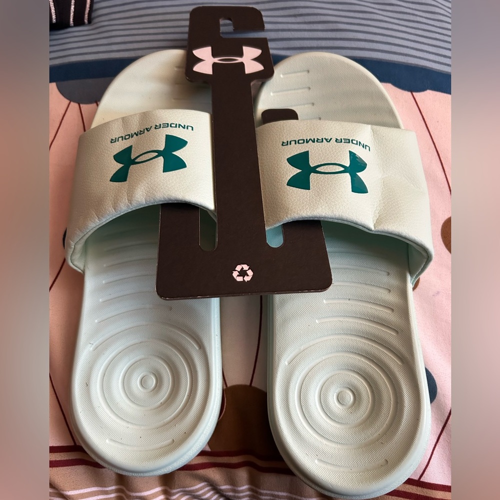 Under Armour Women’s Mint Green Slide Sandals in Size 8